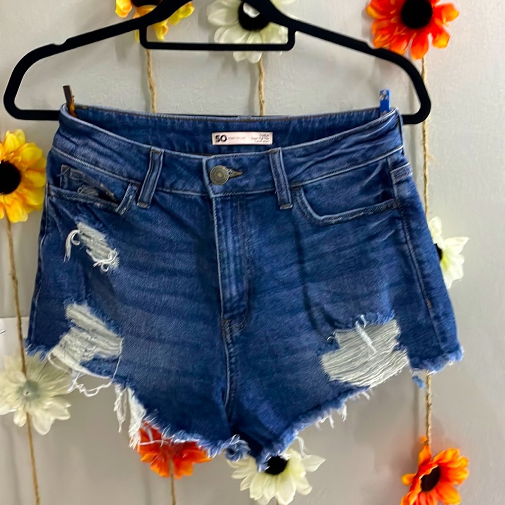 SO Jean shorts size 7/28 super high rise